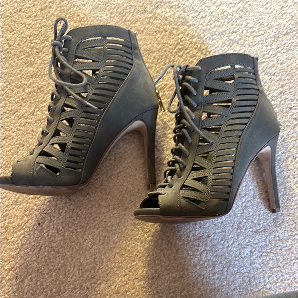 Gray Stiletto Heels with Intricate Cut-Out Design